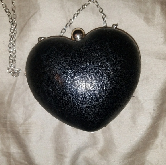 🚫SOLD🚫Studded Heart purse - Picture 2 of 3