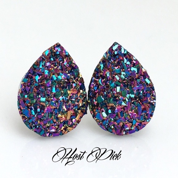 3 for 15🎀blue raspberry faux druzy teardrop studs - Picture 3 of 6