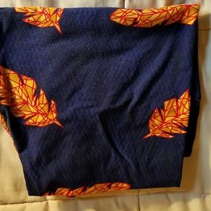 NWOT Lularoe Feather leggings TC