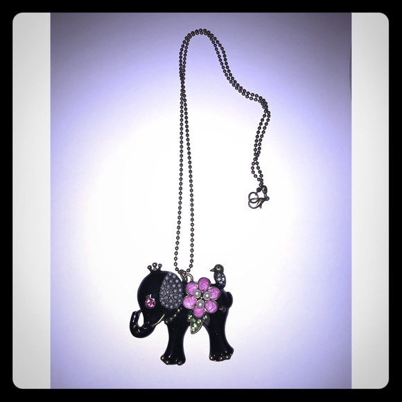 Betsey Johnson Jewelry - Betsey Johnson Elephant Necklace