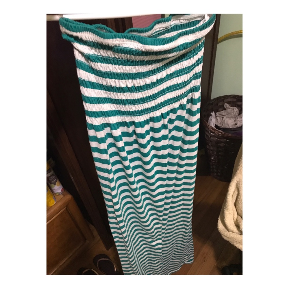 **SOLD** Preloved SMALL tube maxi dress 💚