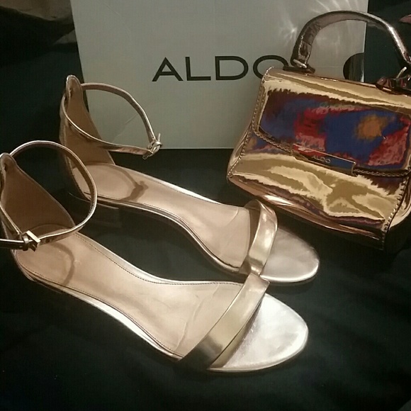 USED ALDO CUTE SANDALS AND CROSSBODY BAG - Picture 2 of 8