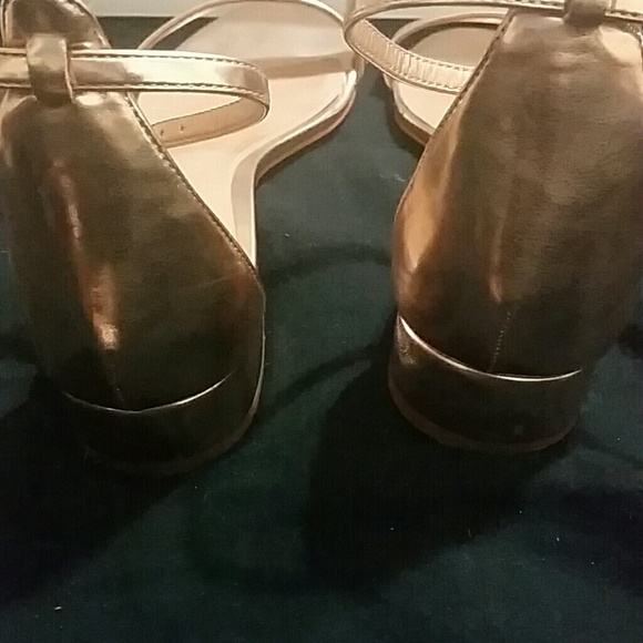 USED ALDO CUTE SANDALS AND CROSSBODY BAG - Picture 6 of 8