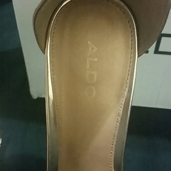 USED ALDO CUTE SANDALS AND CROSSBODY BAG - Picture 7 of 8