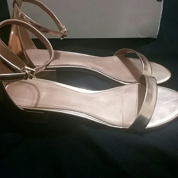 USED ALDO CUTE SANDALS AND CROSSBODY BAG - Picture 8 of 8