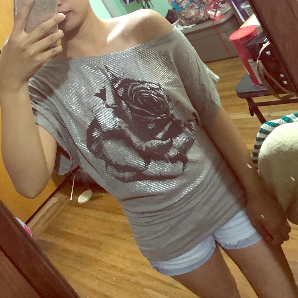 Preloved SMALL gray off shoulder top 🖤