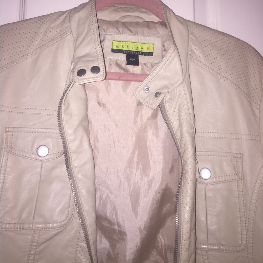 🚫SOLD ON MERCARI🚫 Tan Leather Jacket - Picture 2 of 6