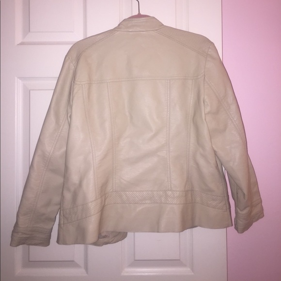 🚫SOLD ON MERCARI🚫 Tan Leather Jacket - Picture 4 of 6