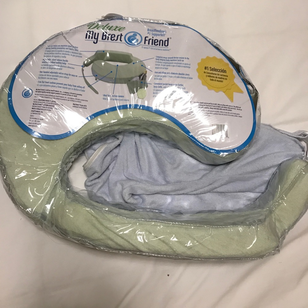 My brest friend deluxe nursing pillow + covers