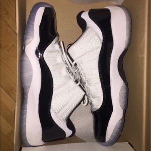 Air Jordan 11 Low top concords