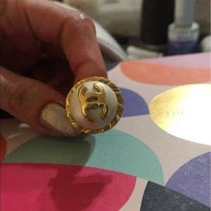 Vintage CHANEL clip on earrings