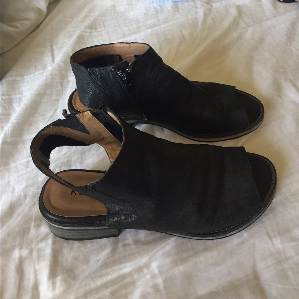 Kelsi Dagger Sandals