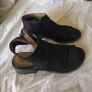 Kelsi Dagger Sandals