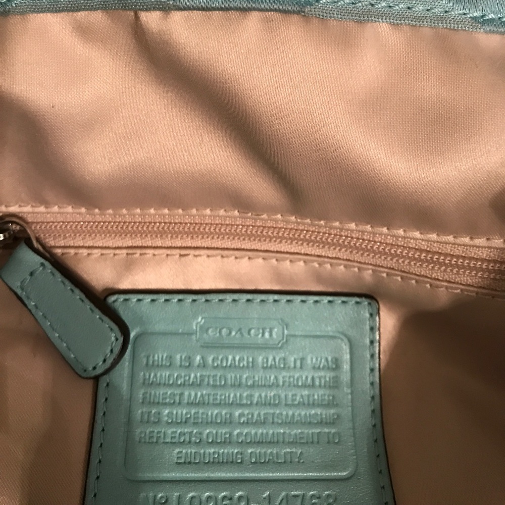 Authentic Tiffany blue COACH signature C's purse - Picture 4 of 8