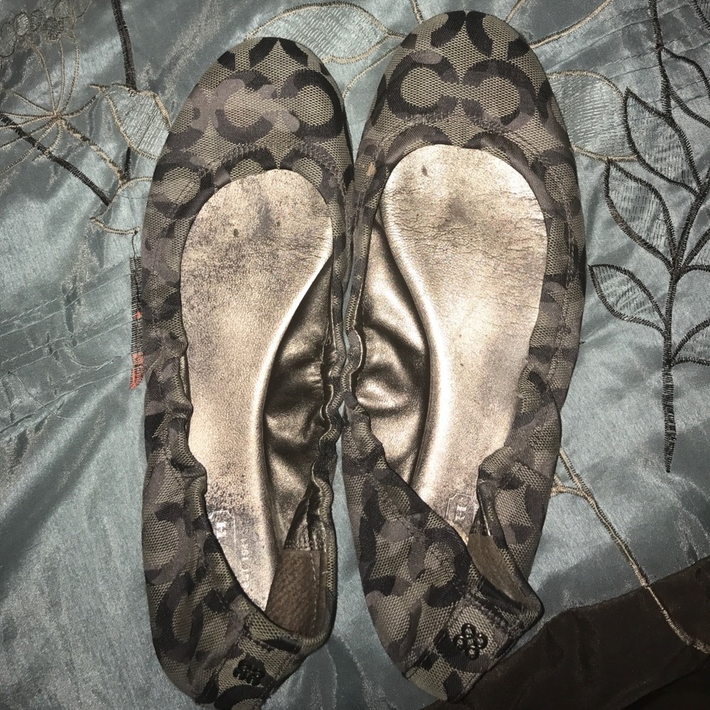 Coach flats
