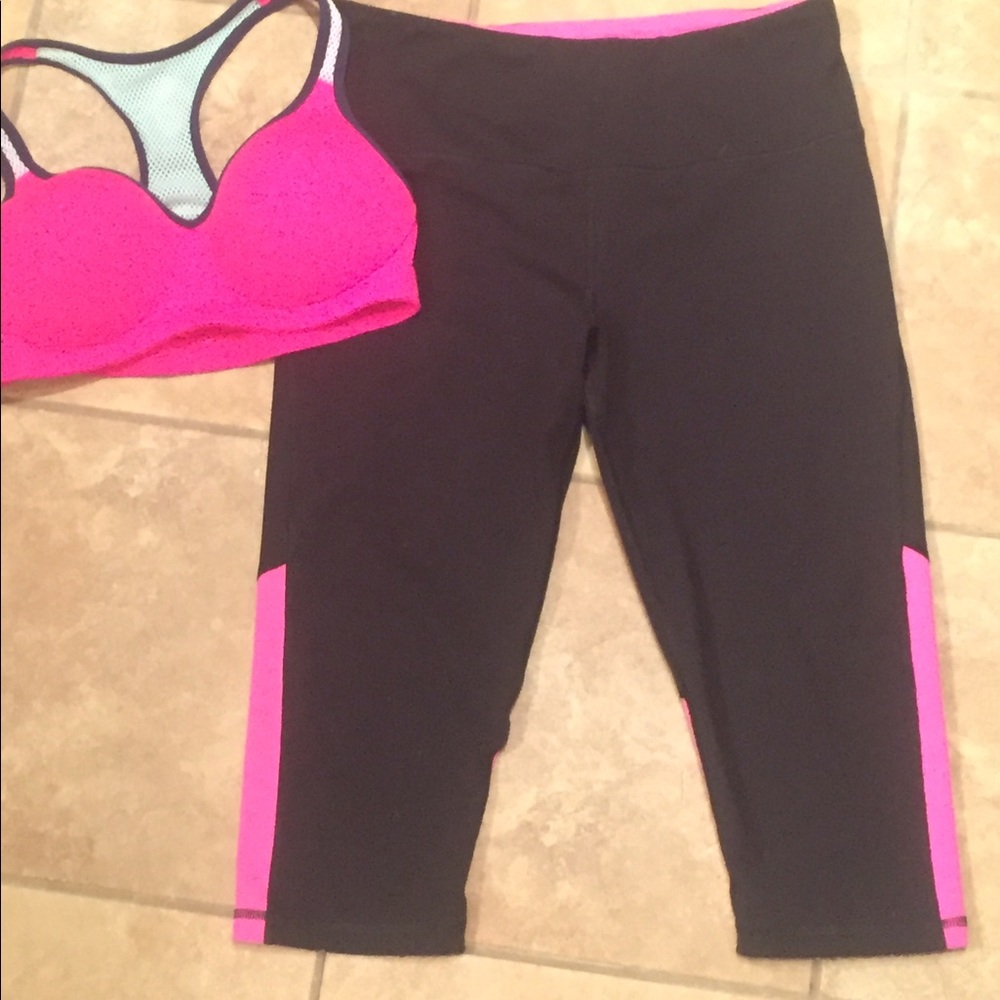 Victoria's Secret Vsx Knockout crop leggings M