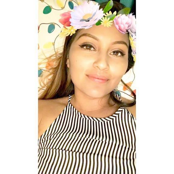 Meet your Posher, Dee - Picture 1 of 1