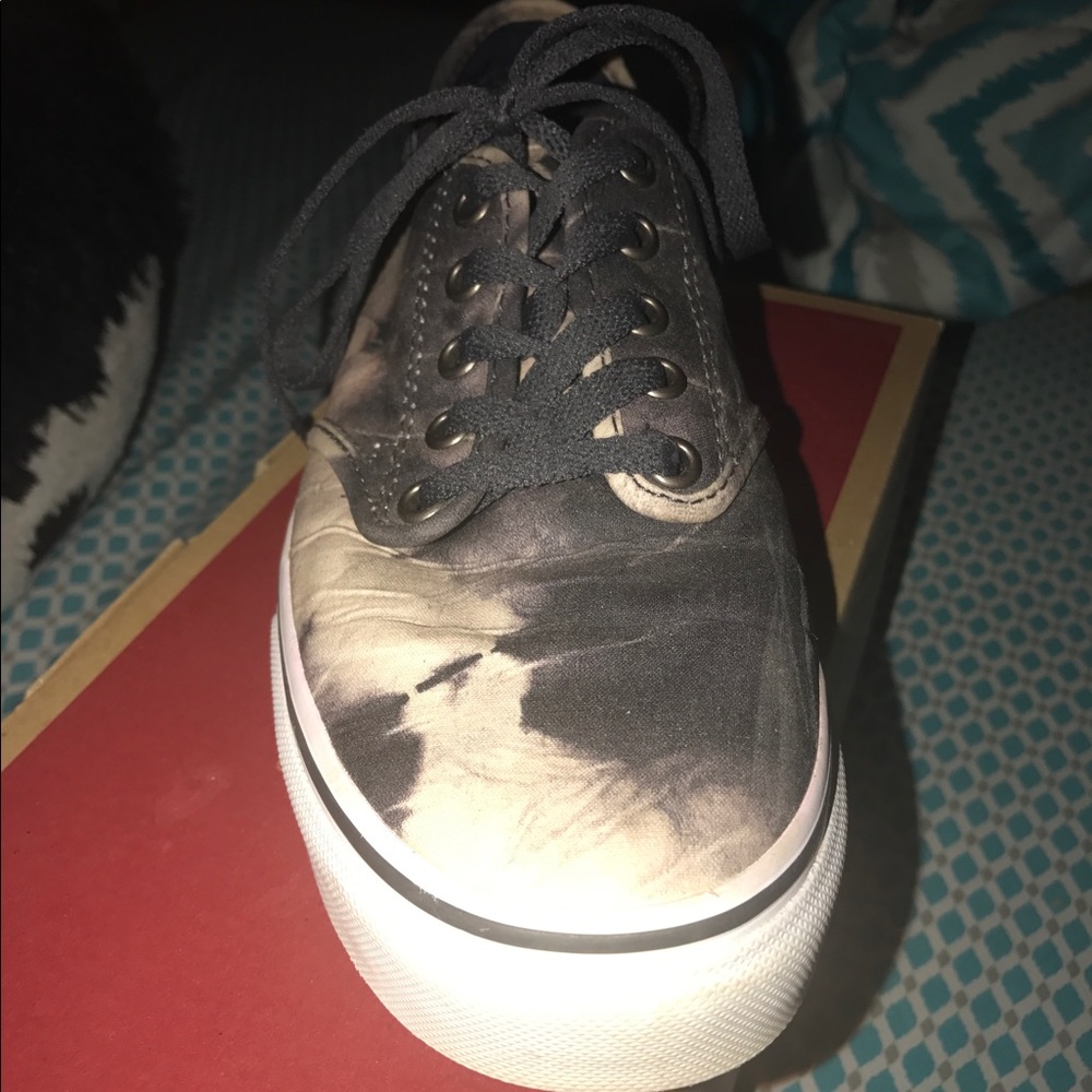 Vans - Picture 3 of 5