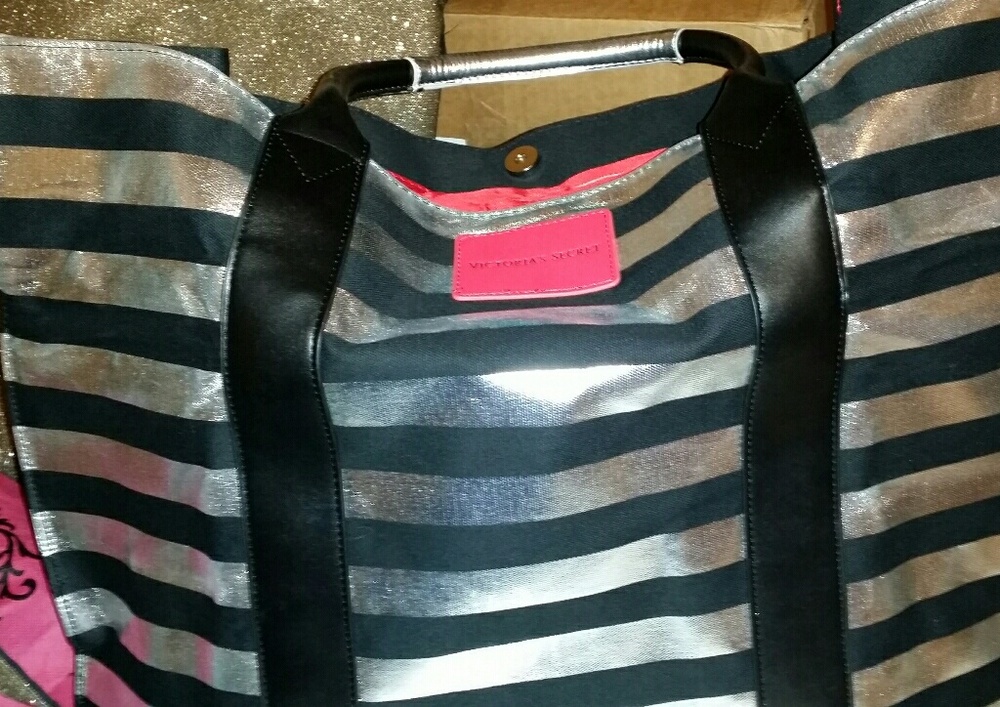 NWOT VICTORIA'S SECRET TOTE