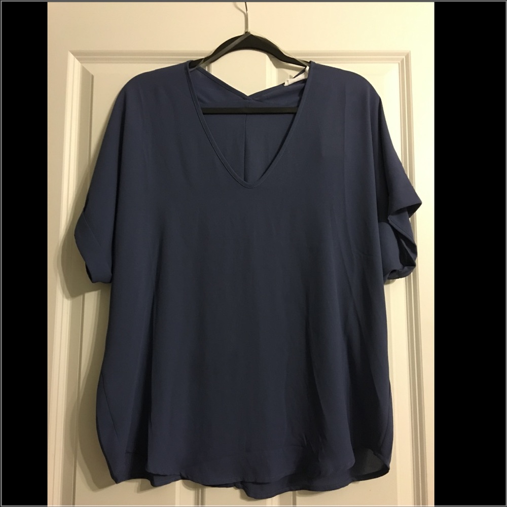 SOLD🌸 Francesca's Collection short sleeve shirt