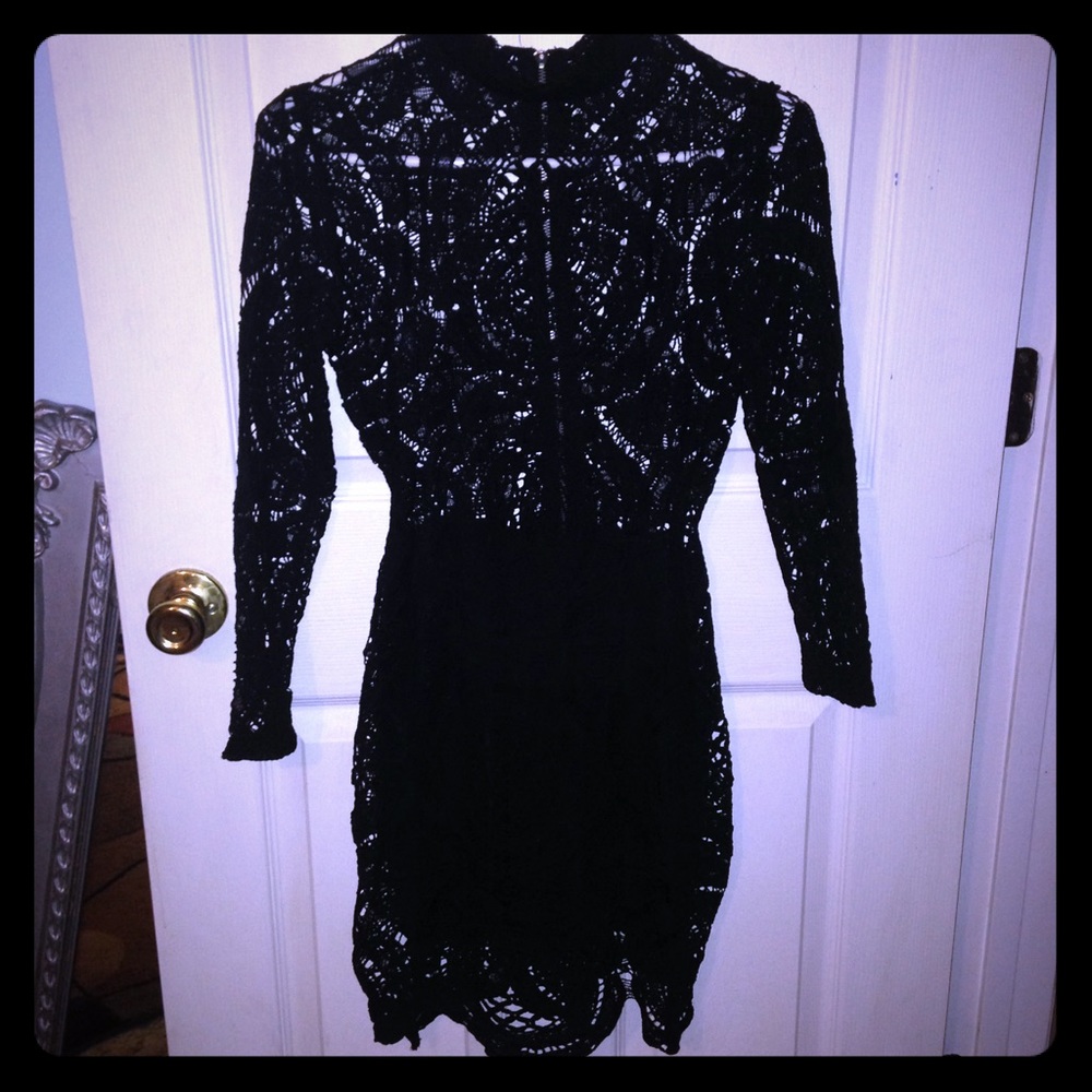 New✨Black lace body con dress