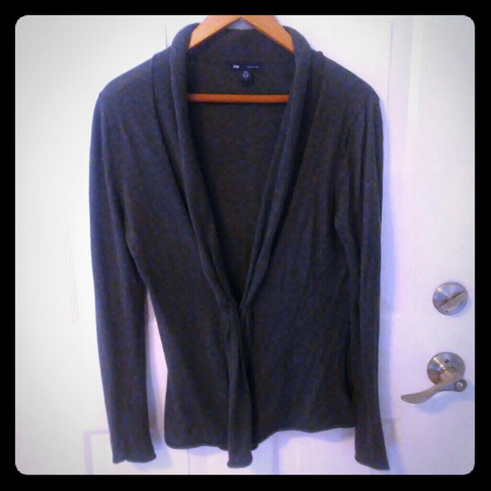 Gap sweater