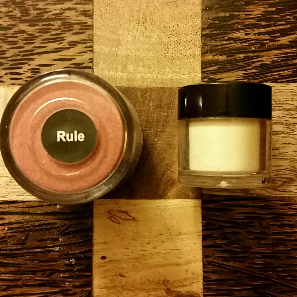 MAC loose pigment and L'oreal HIP high intensity - Picture 2 of 3