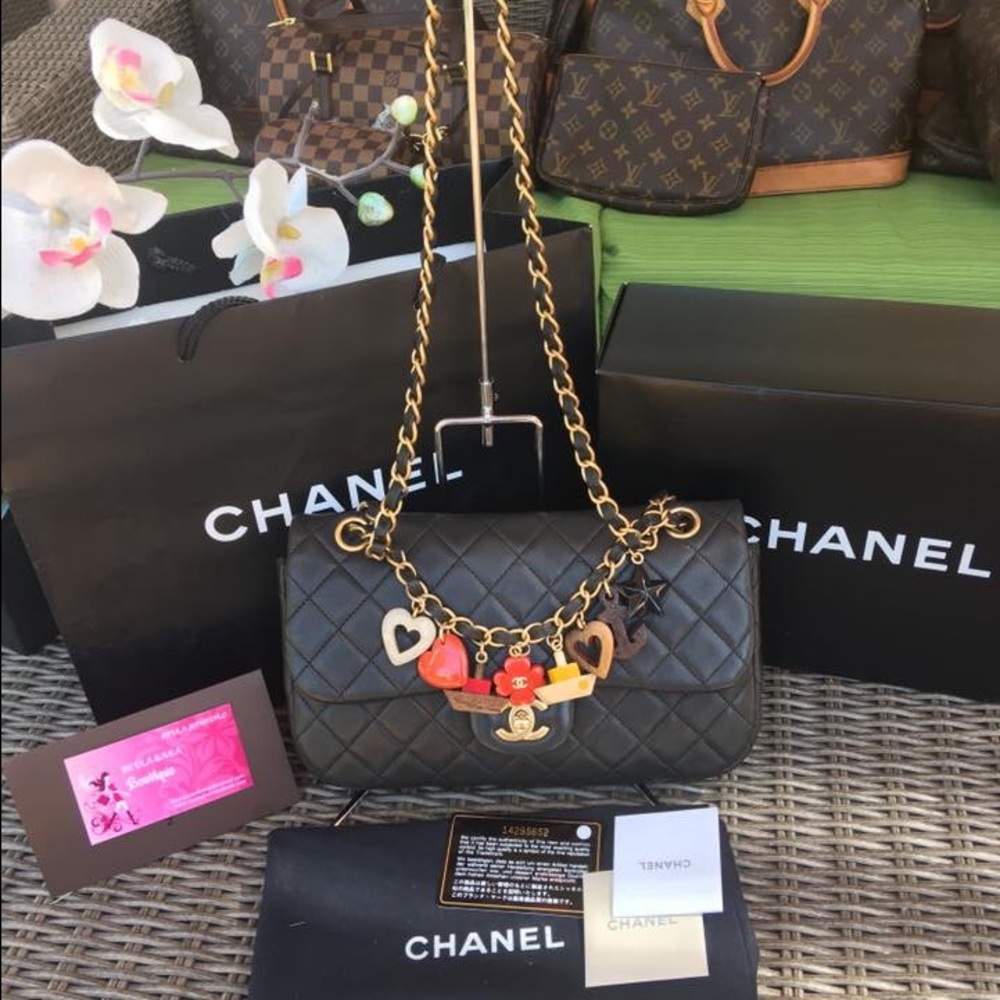 🌹🌹SOLD🌹🌹CHANEL LAMBSKIN MEDUIM GOLD HARDWARE