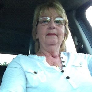 Meet your Posher, Debra