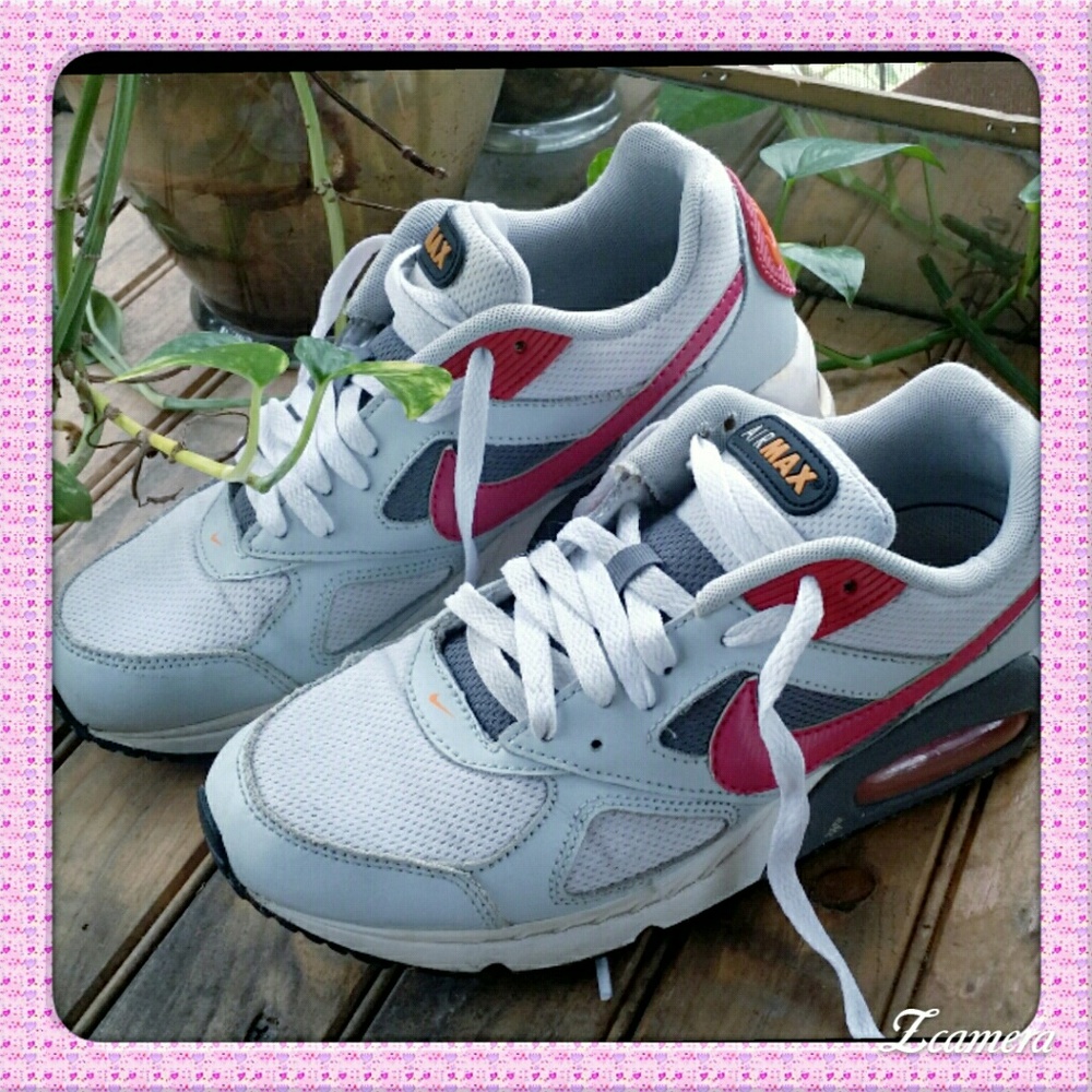 NIKE AIR