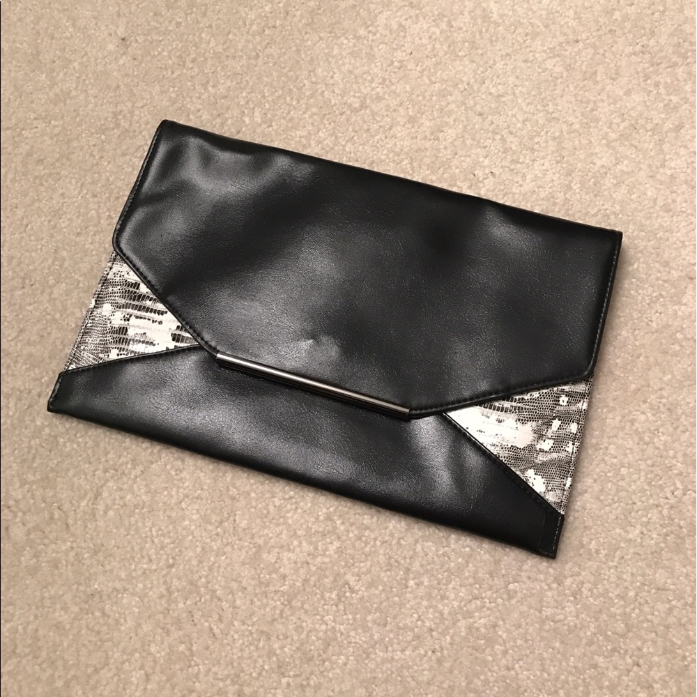 Mossimo clutch