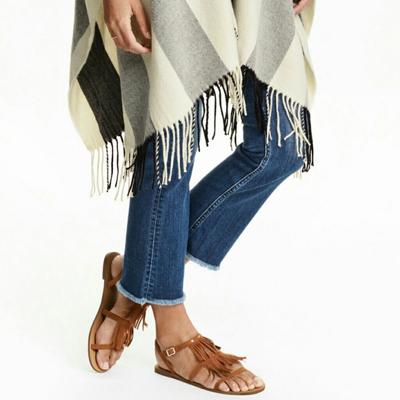 Cutest boho bohemian style fringe suede sandals - Picture 3 of 5