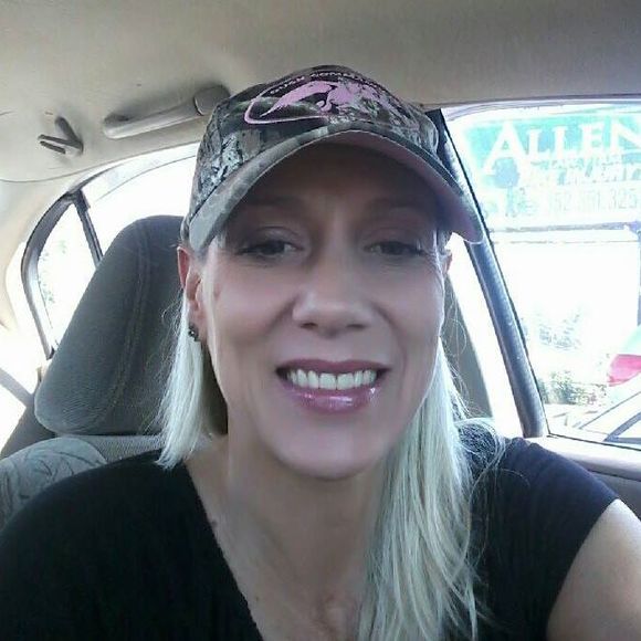 Meet your Posher, Denise - Picture 1 of 1