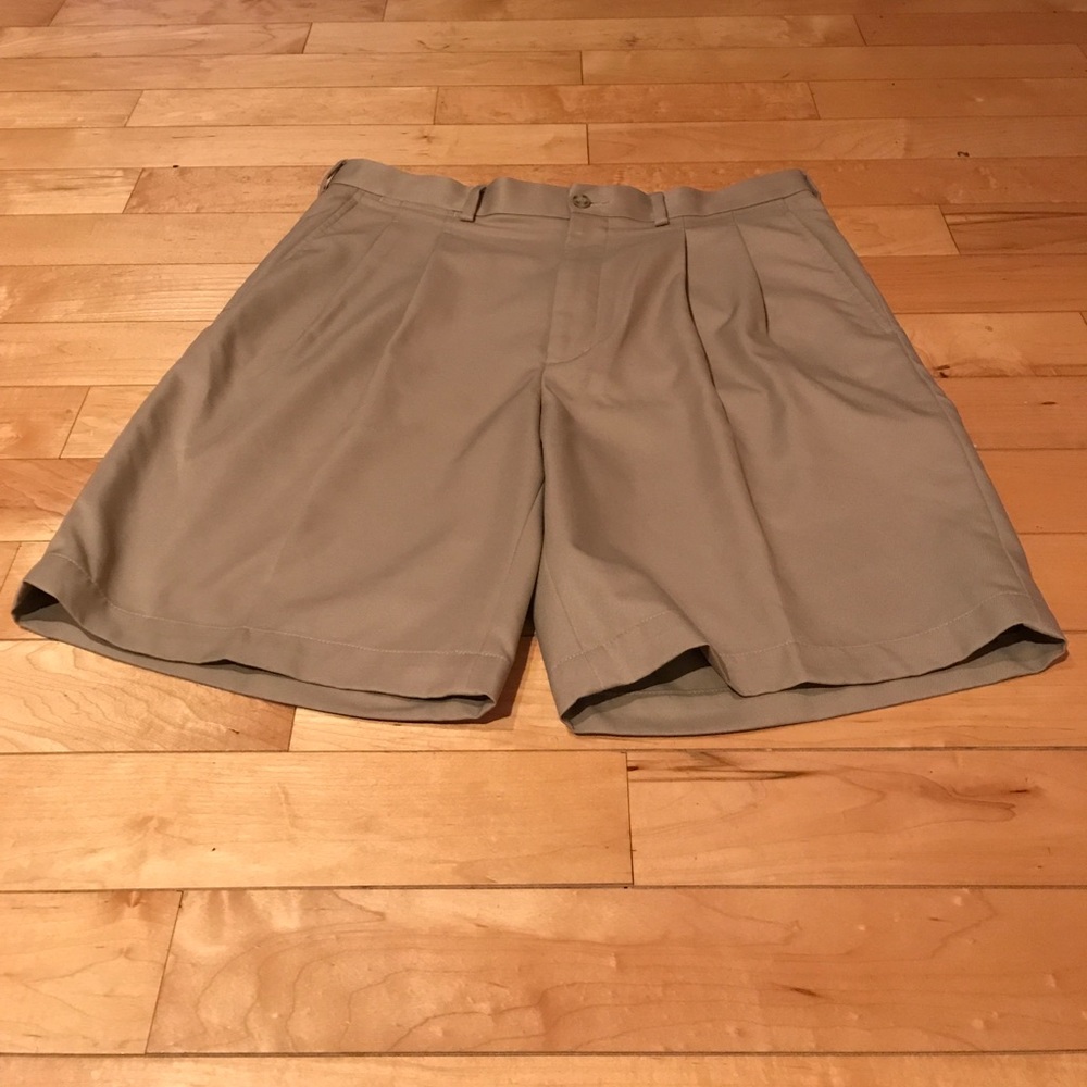 Men's golf shorts