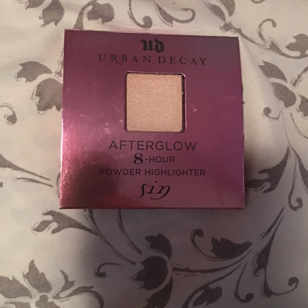 Urban decay highlighter sin after glow