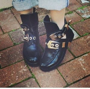 ISO JESSICA BUURMAN