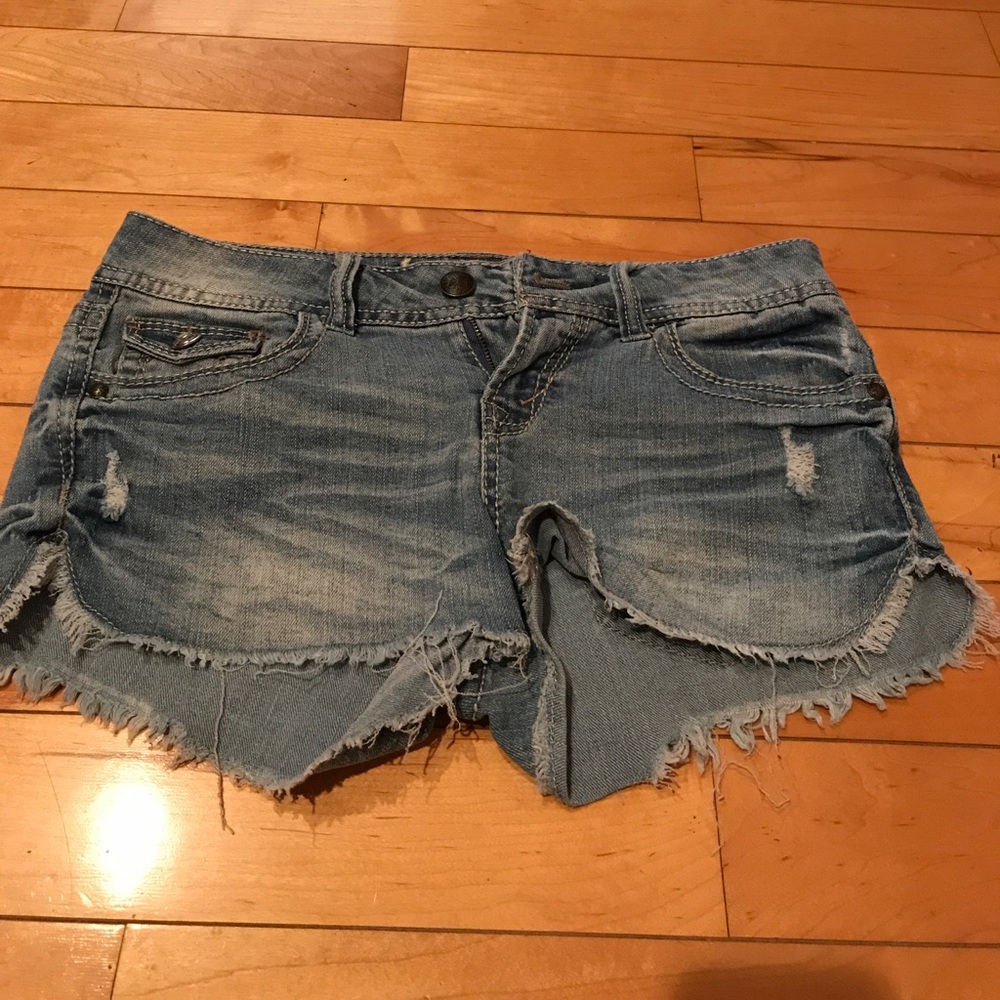 Shorty shorts