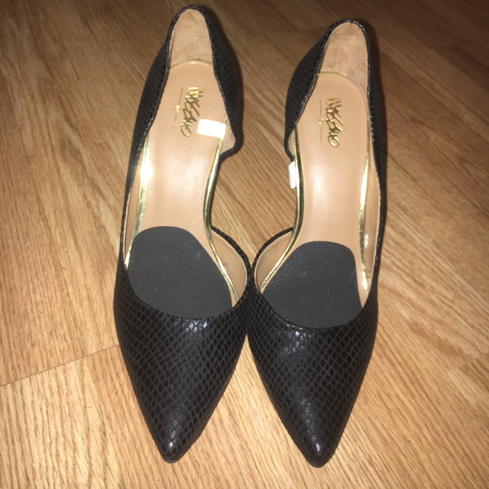 Black reptile print heels
