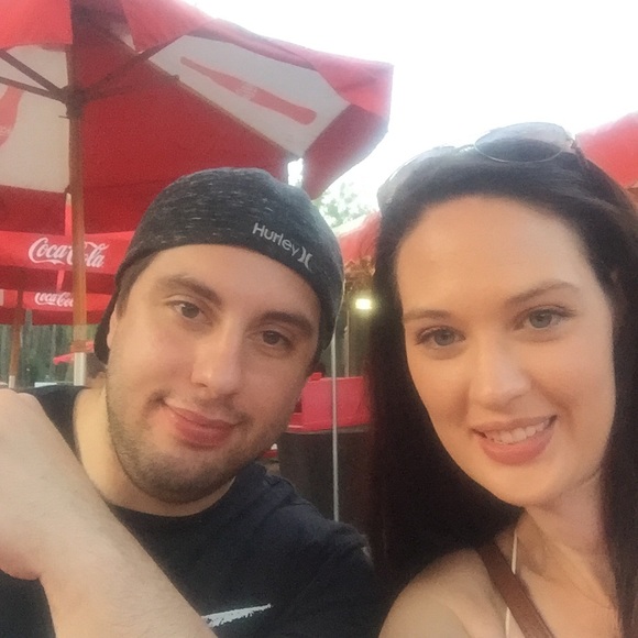 Meet your Posher, Monica - Picture 2 of 4