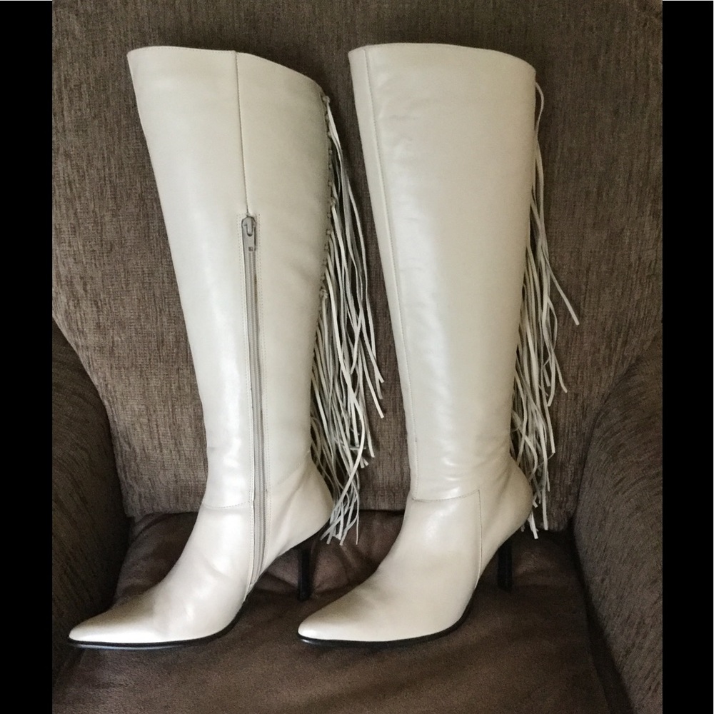 Lisbon fringed ladies boots Size 6 1/2 M