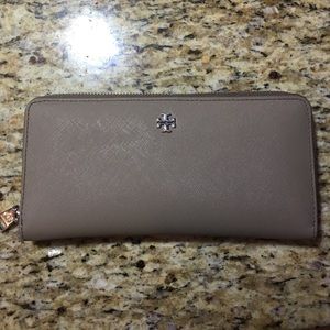 Authentic Tory Burch York Continental Wallet