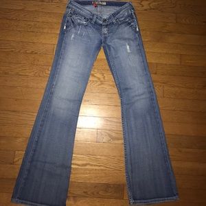 BUCKLE BOOTCUT JEANS