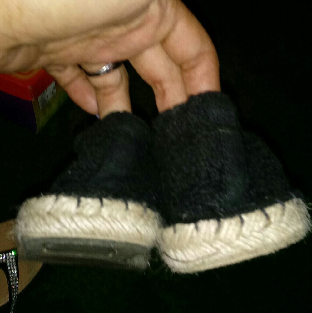 Shoes - Picture 2 of 3