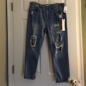 Cut out 'boyfriend jeans'