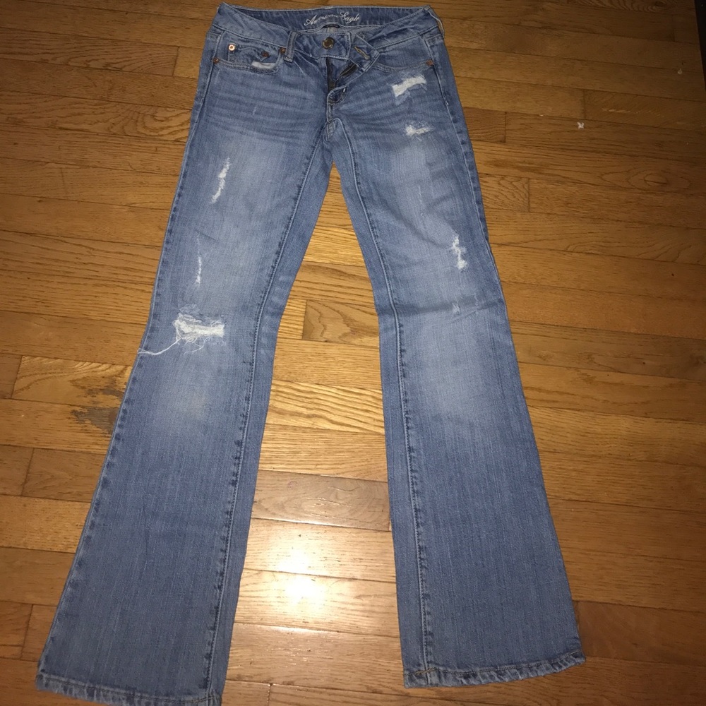 AMERICAN EAGLE FAVORITE BOYFRIEND JEANS