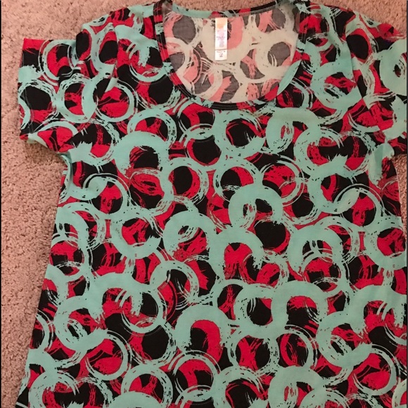 Lularoe Classic Tee, size XS - Picture 2 of 3