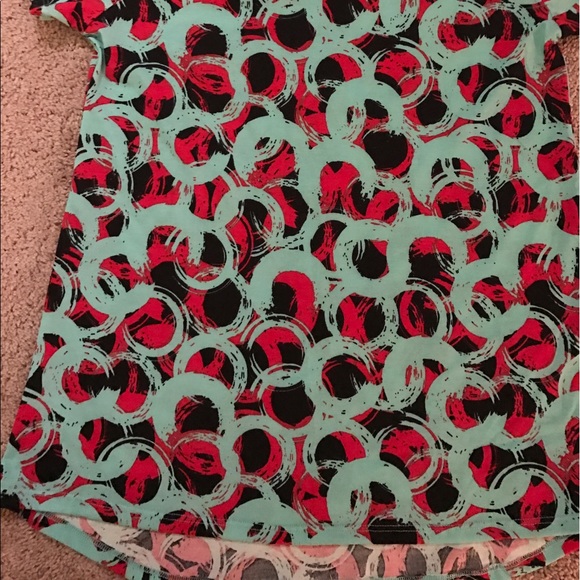 Lularoe Classic Tee, size XS - Picture 3 of 3