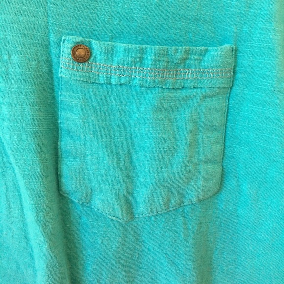 Free Planet long sleeve, v neck, pocket tee - Picture 3 of 3