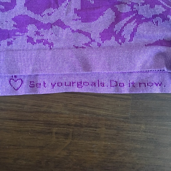 Lululemon swiftly tank purple camo hardly worn - Picture 3 of 4