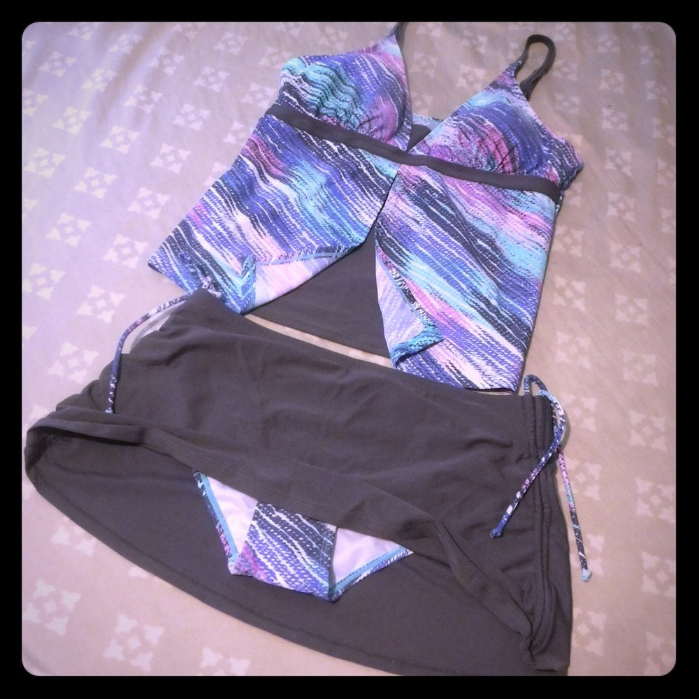 SOLD❤️Layered tankini with skirt